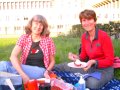 Gouter pour Amelie et Mimi sur la pelouse de Tempelhof