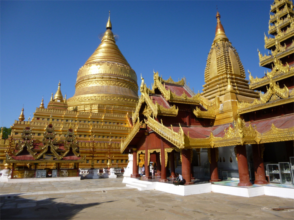 La pagode Shwezigon à Bagan